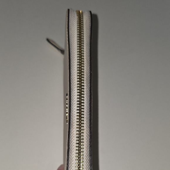 Coach Slim Zip Around Wallet Pebbled Leather Off-White Cream Clutch Minimalist - Picture 6 of 11